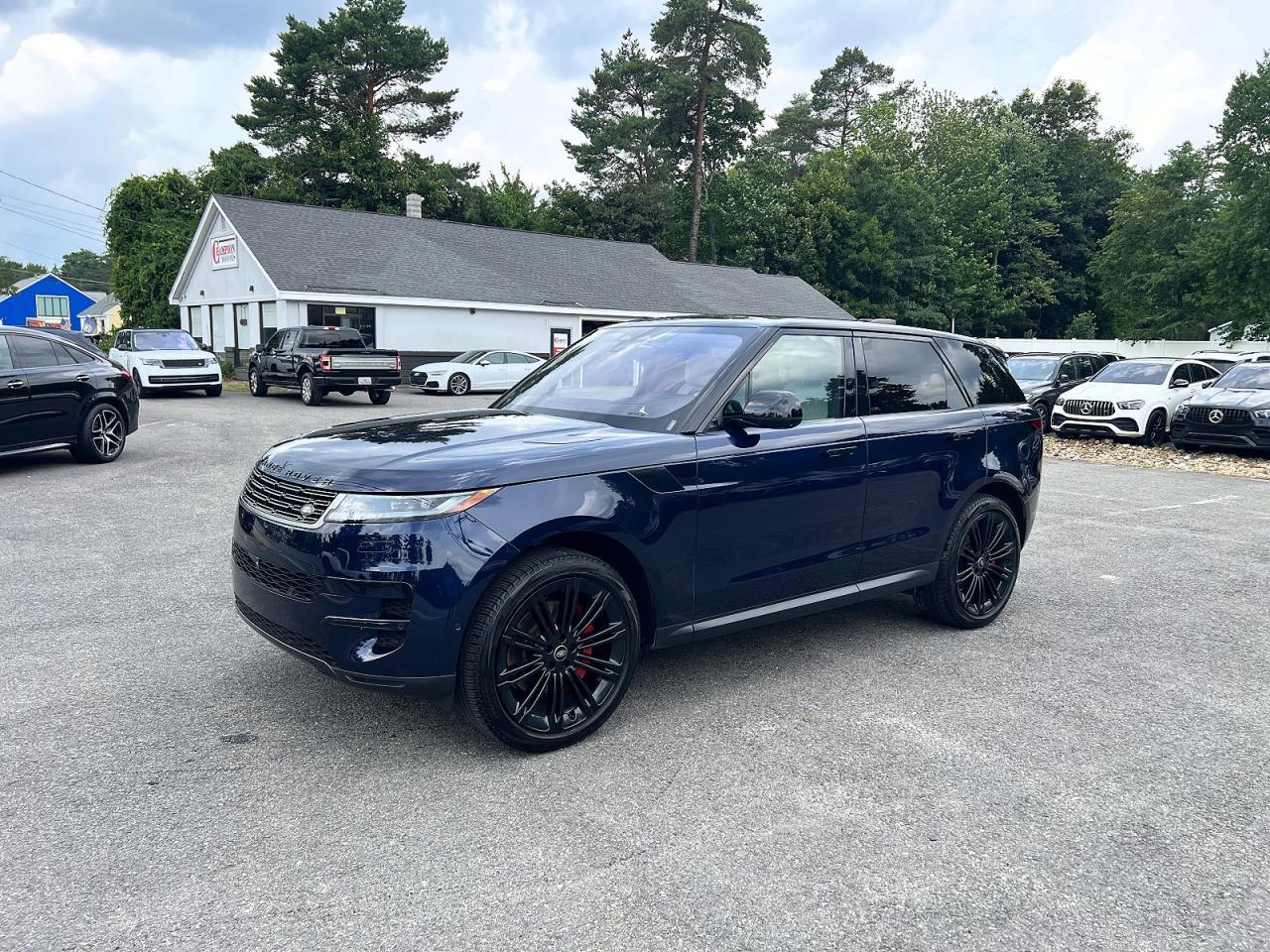 2023 Land Rover Range Rover Sport Dynamic Se - Image 2