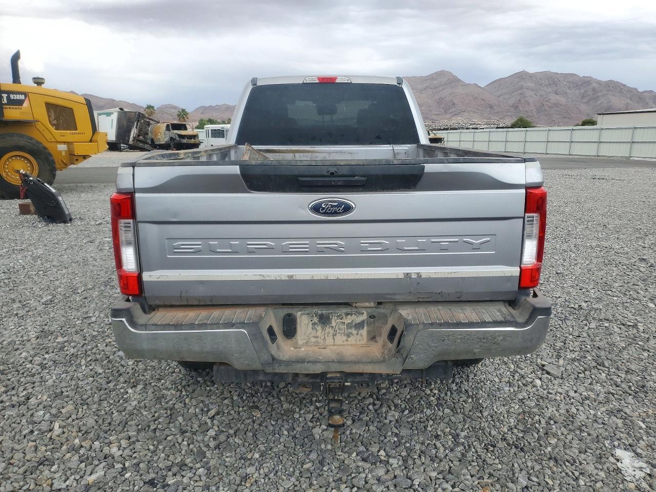 2022 Ford F250 Super Duty - Image 6