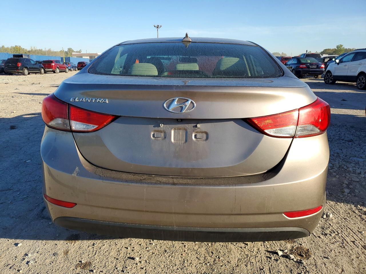 2016 Hyundai Elantra Se - Фото 6