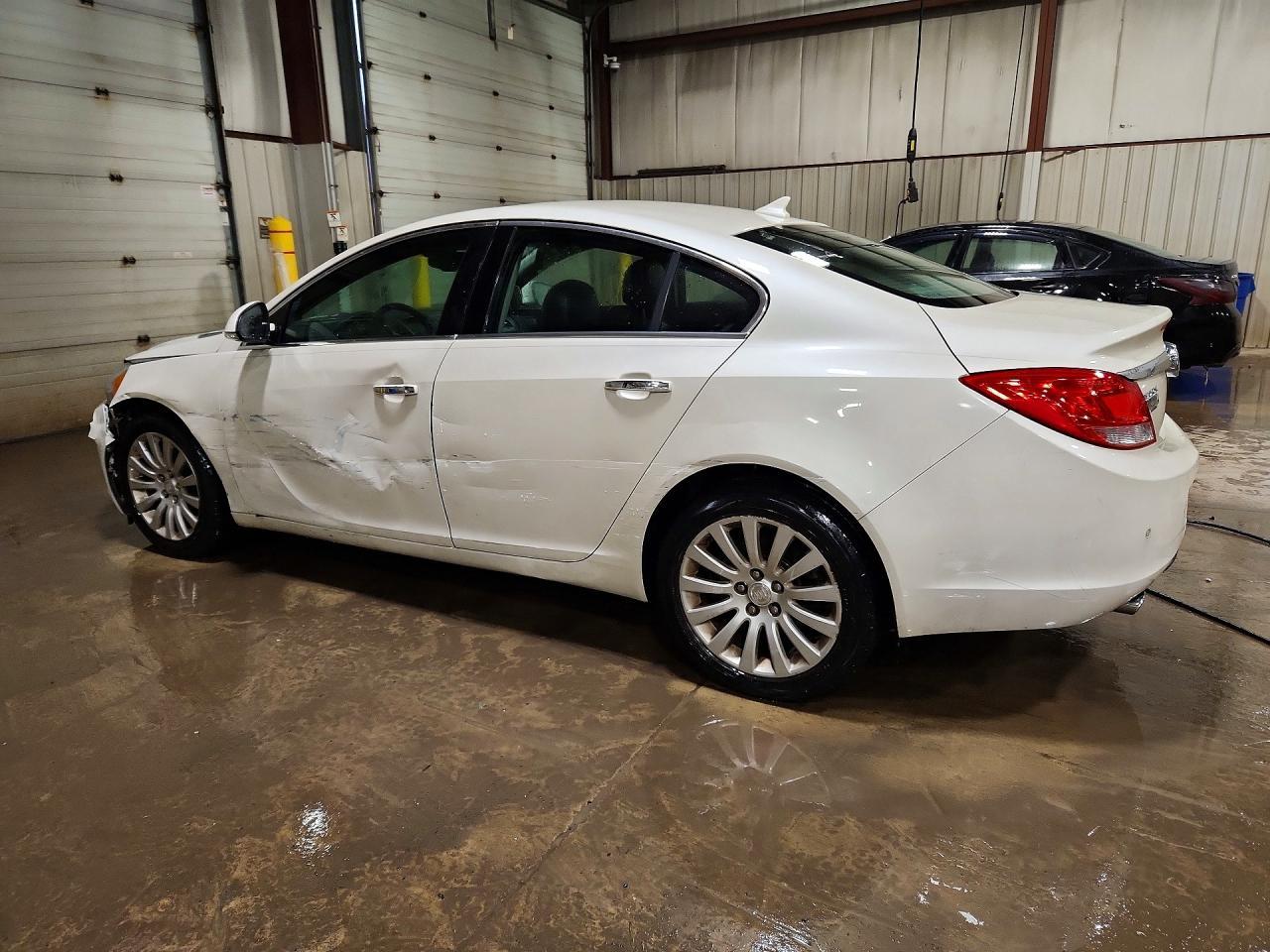 2013 Buick Regal Premium - Image 2