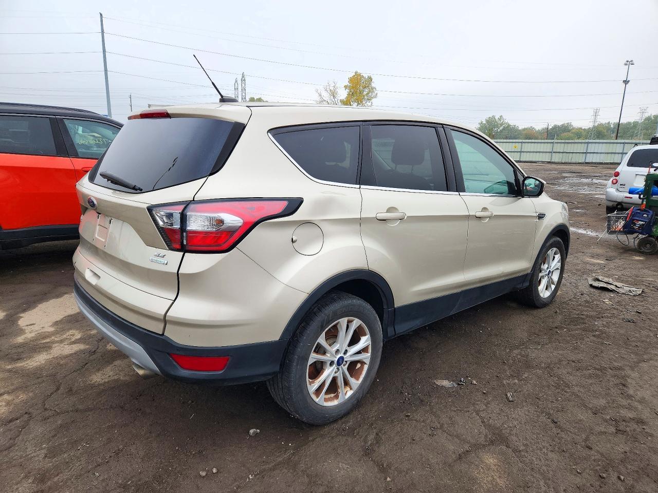 2017 Ford Escape Se - Фото 3