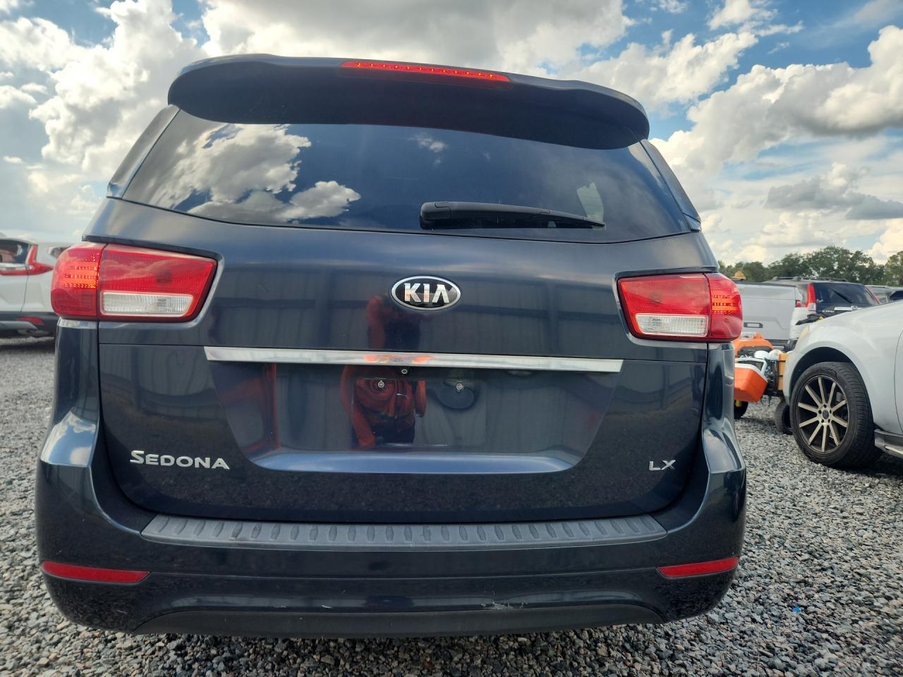 2015 Kia Sedona Lx - Фото 6