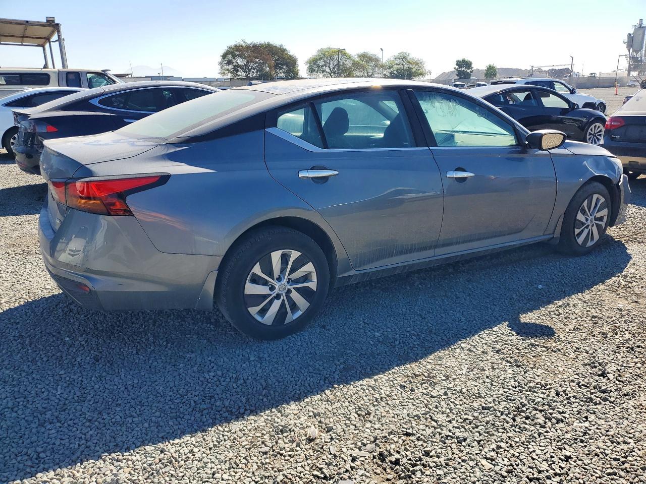 2020 Nissan Altima 2.5 S - Фото 3