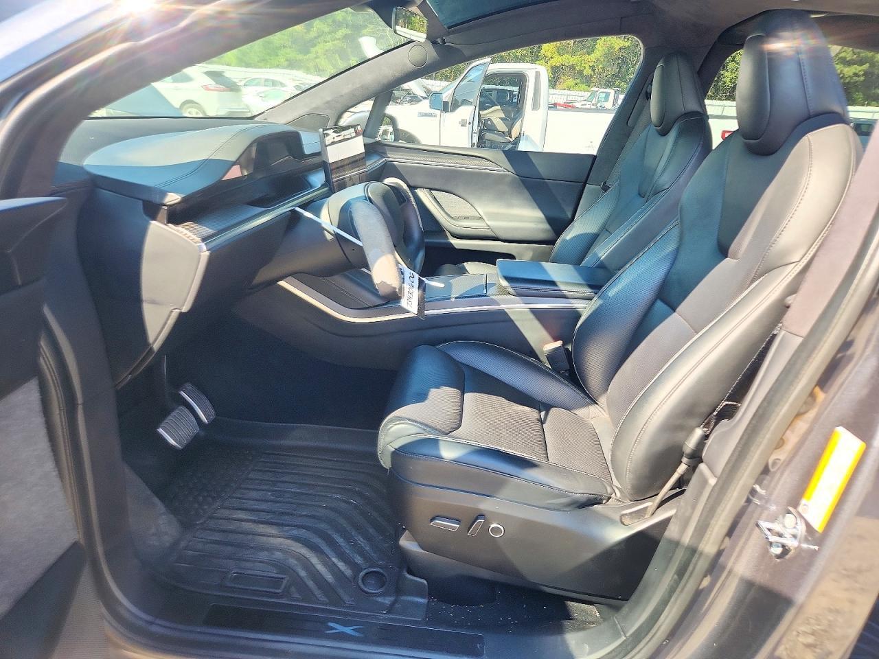 2022 Tesla Model X - Фото 7