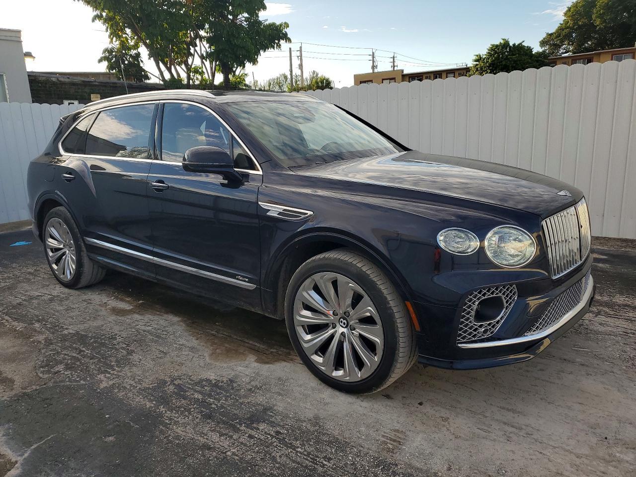 2023 Bentley Bentayga - Фото 4