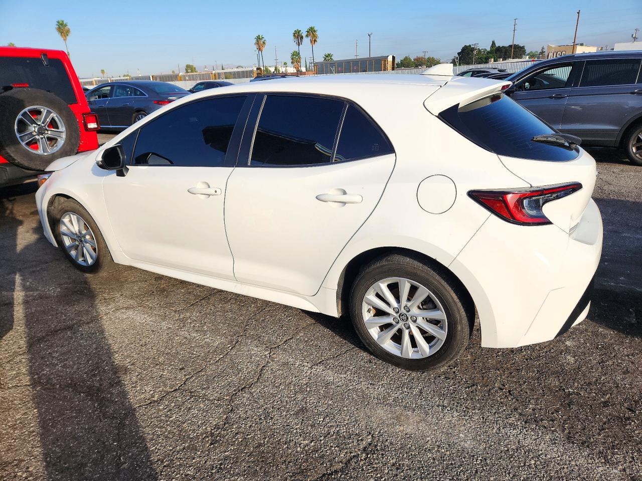 2024 Toyota Corolla Hatchback Se - Фото 2