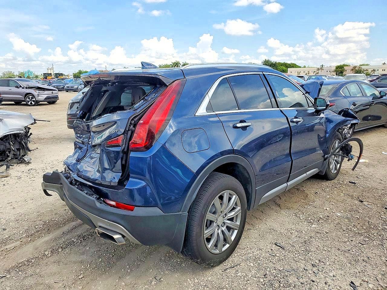 2021 Cadillac Xt4 Premium Luxury - Фото 3