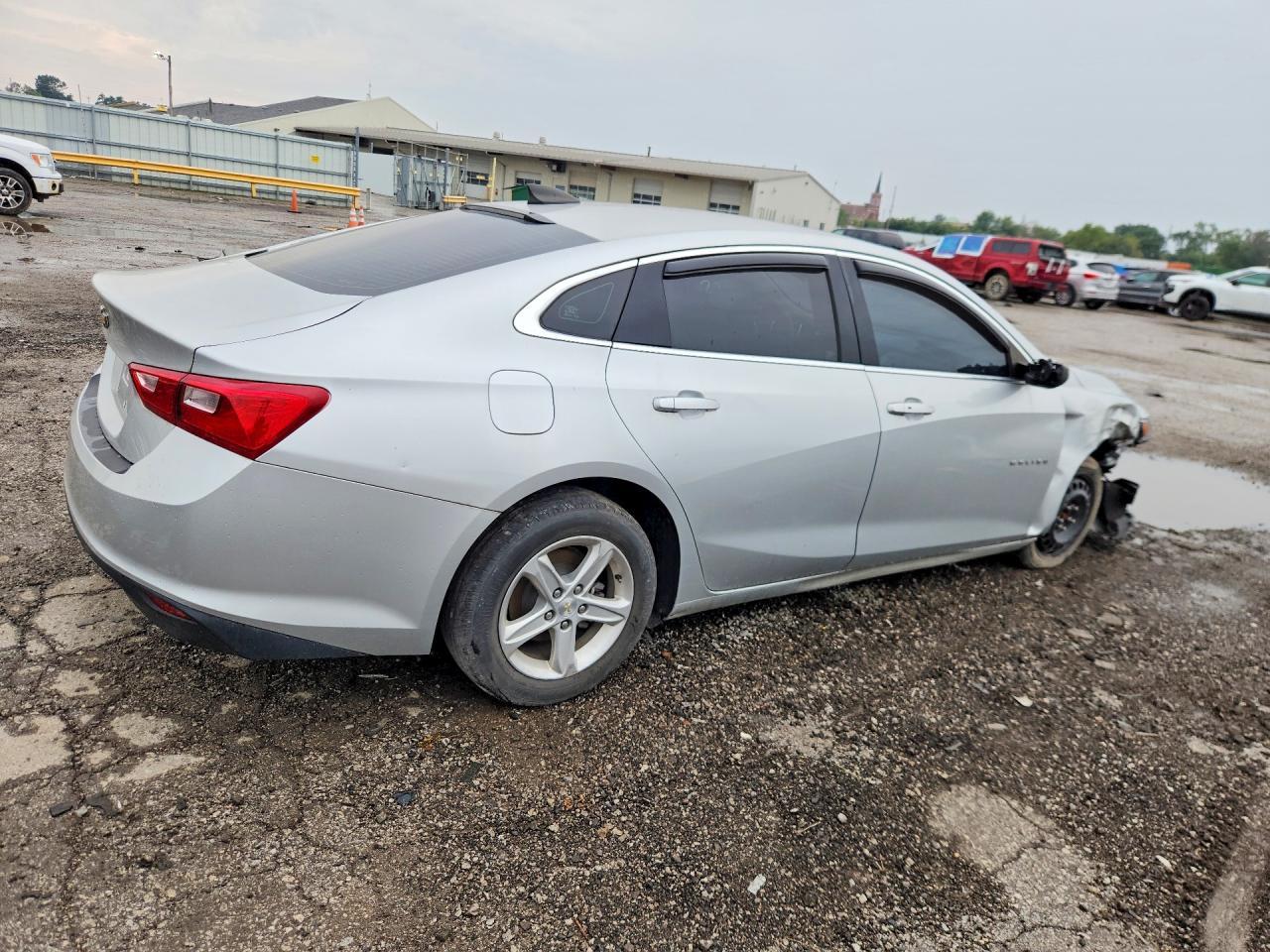 2020 Chevrolet Malibu Ls - Фото 3
