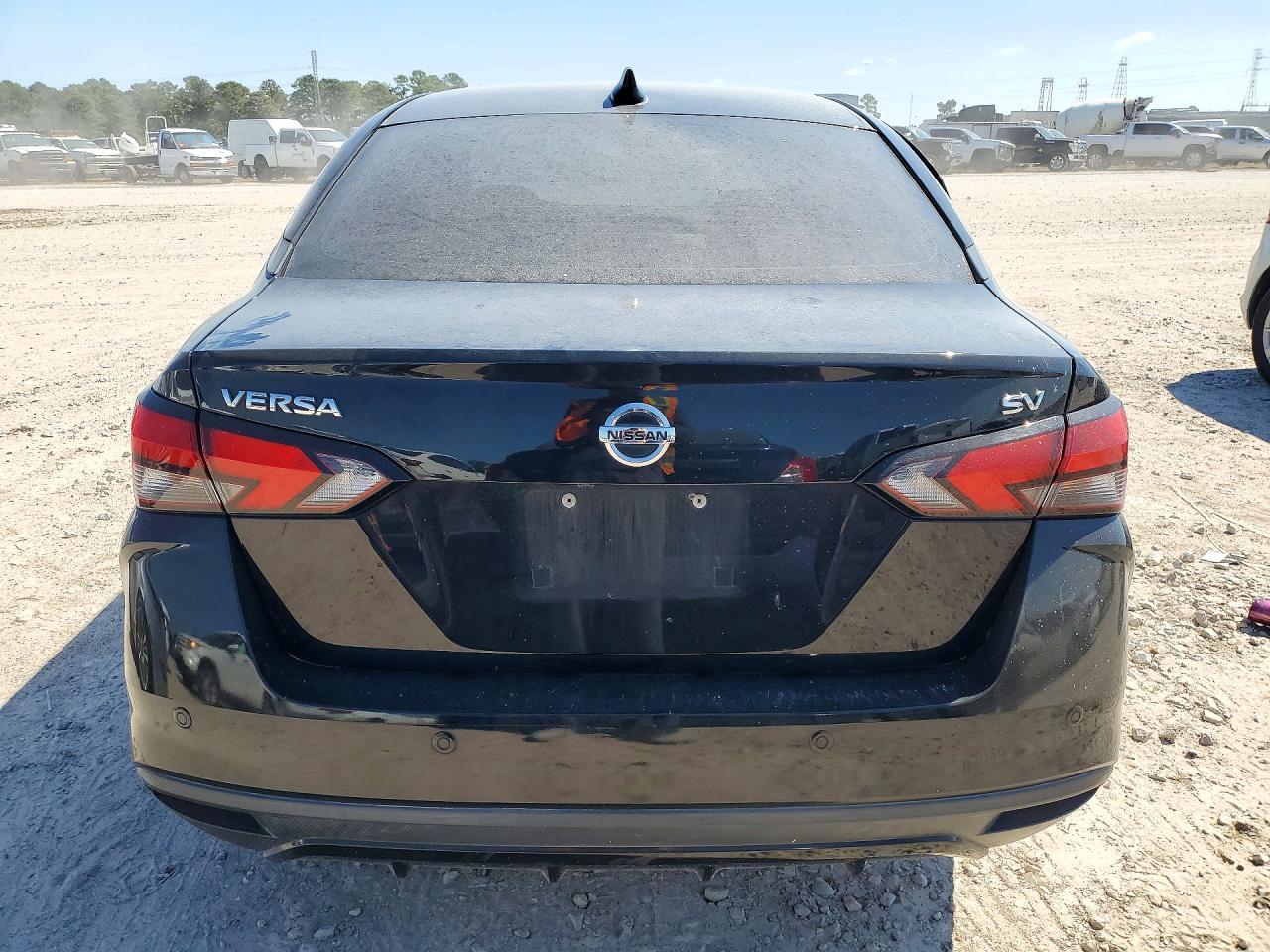 2021 Nissan Versa - Фото 6