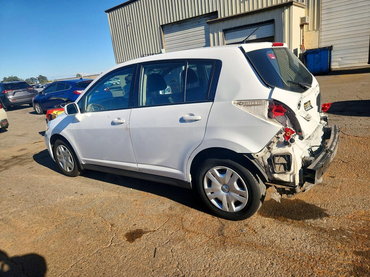 2012 Nissan Versa 1.8 S - Image 2