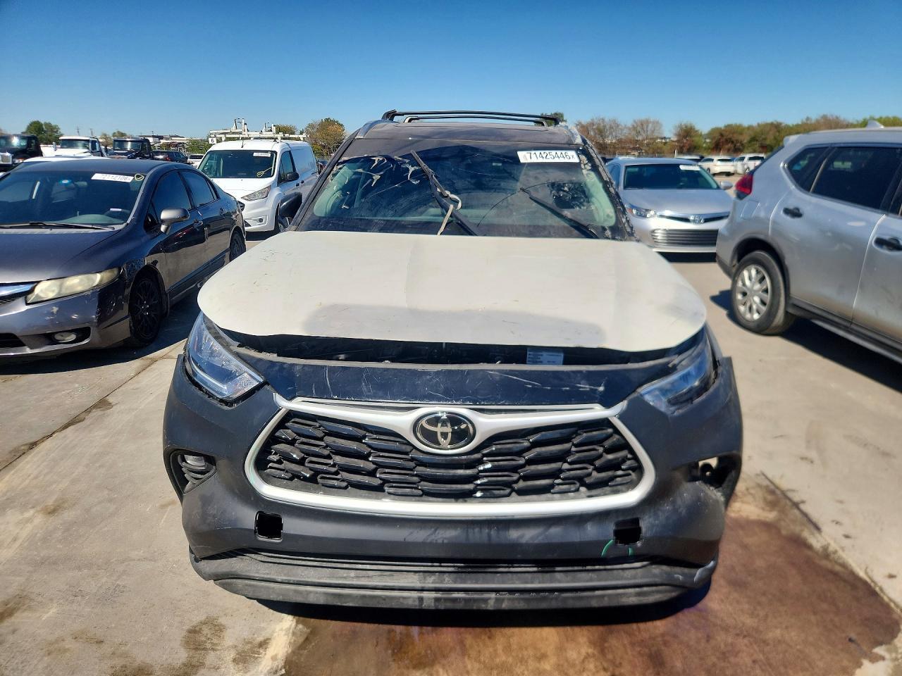 2023 Toyota Highlander Limited - Image 5
