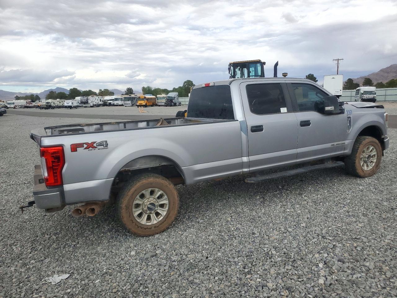 2022 Ford F250 Super Duty - Image 3