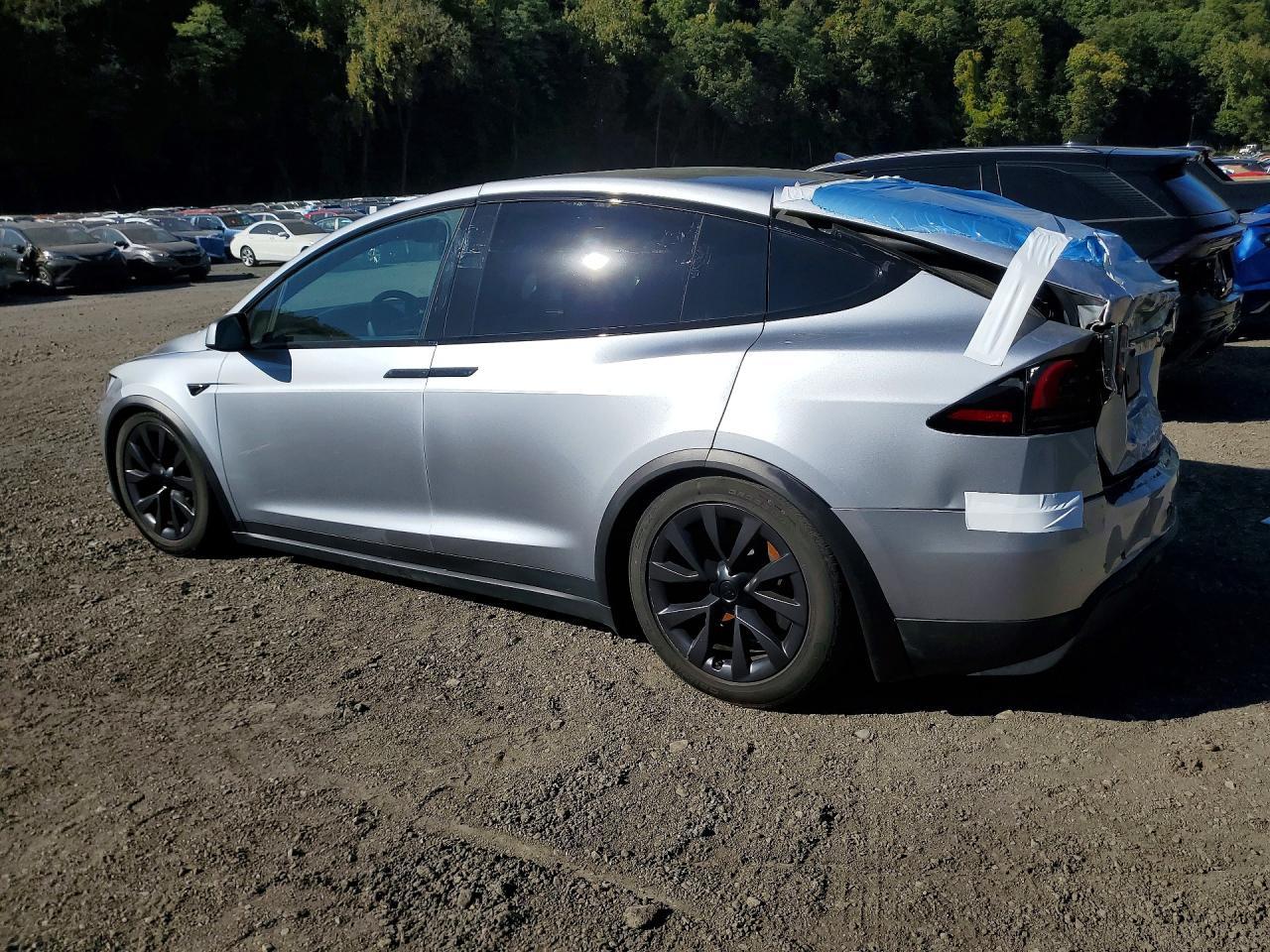 2025 Tesla Model X - Фото 2