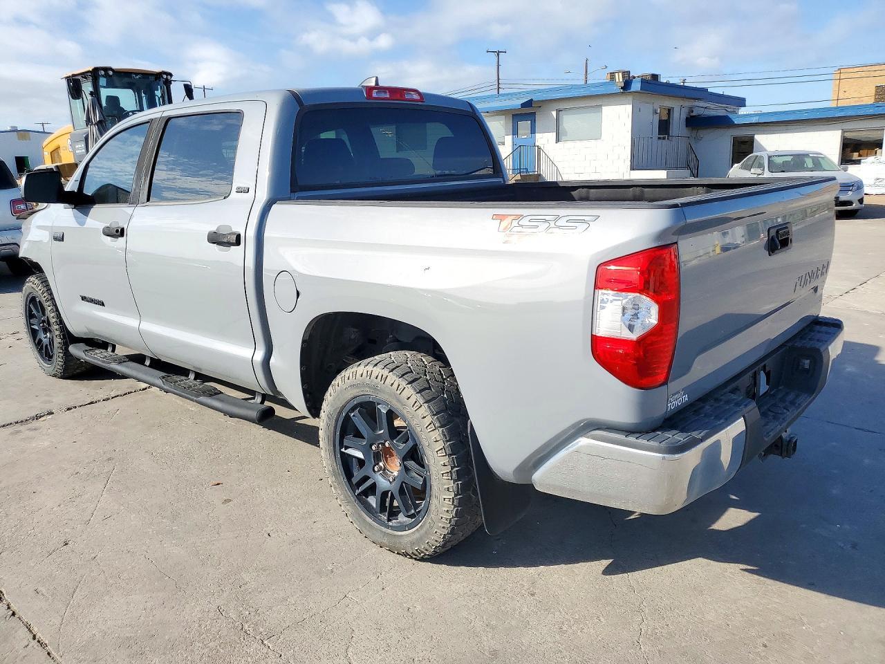 2021 Toyota Tundra Crewmax Sr5 - Фото 2