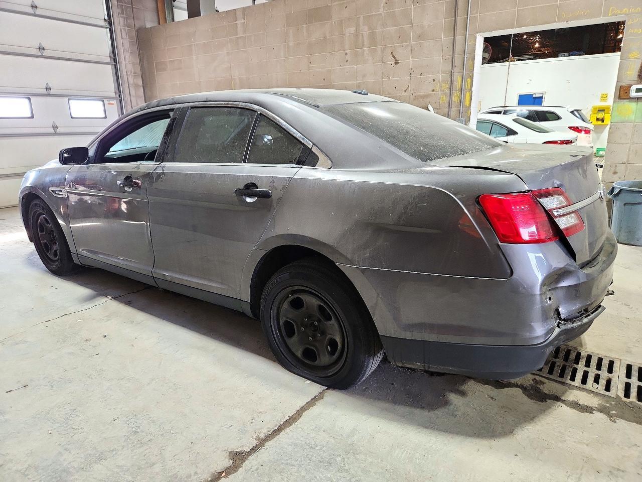 2015 Ford Taurus Police Interceptor - Фото 2