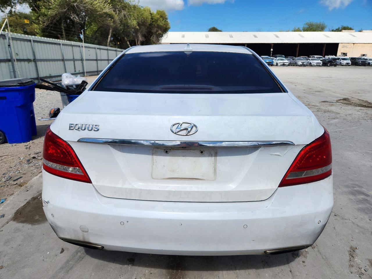 2014 Hyundai Equus Signature - Image 6