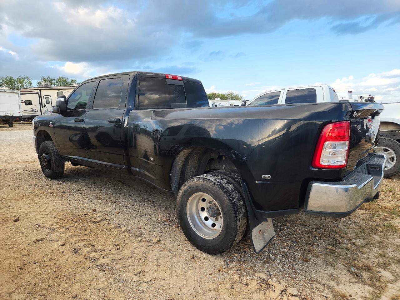 2024 Ram 3500 Tradesman - Image 2