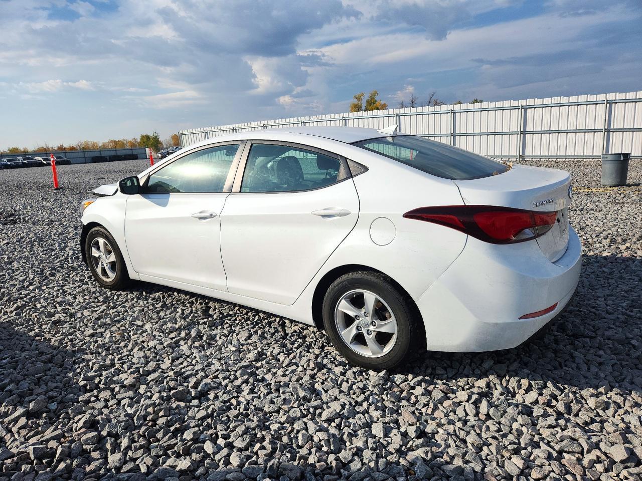 2015 Hyundai Elantra Se - Image 2