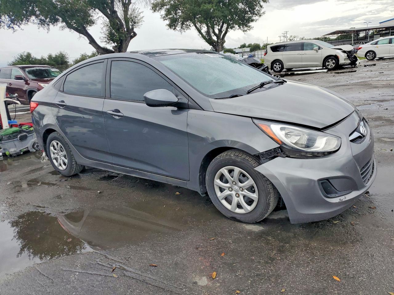 2013 Hyundai Accent Gls - Image 4