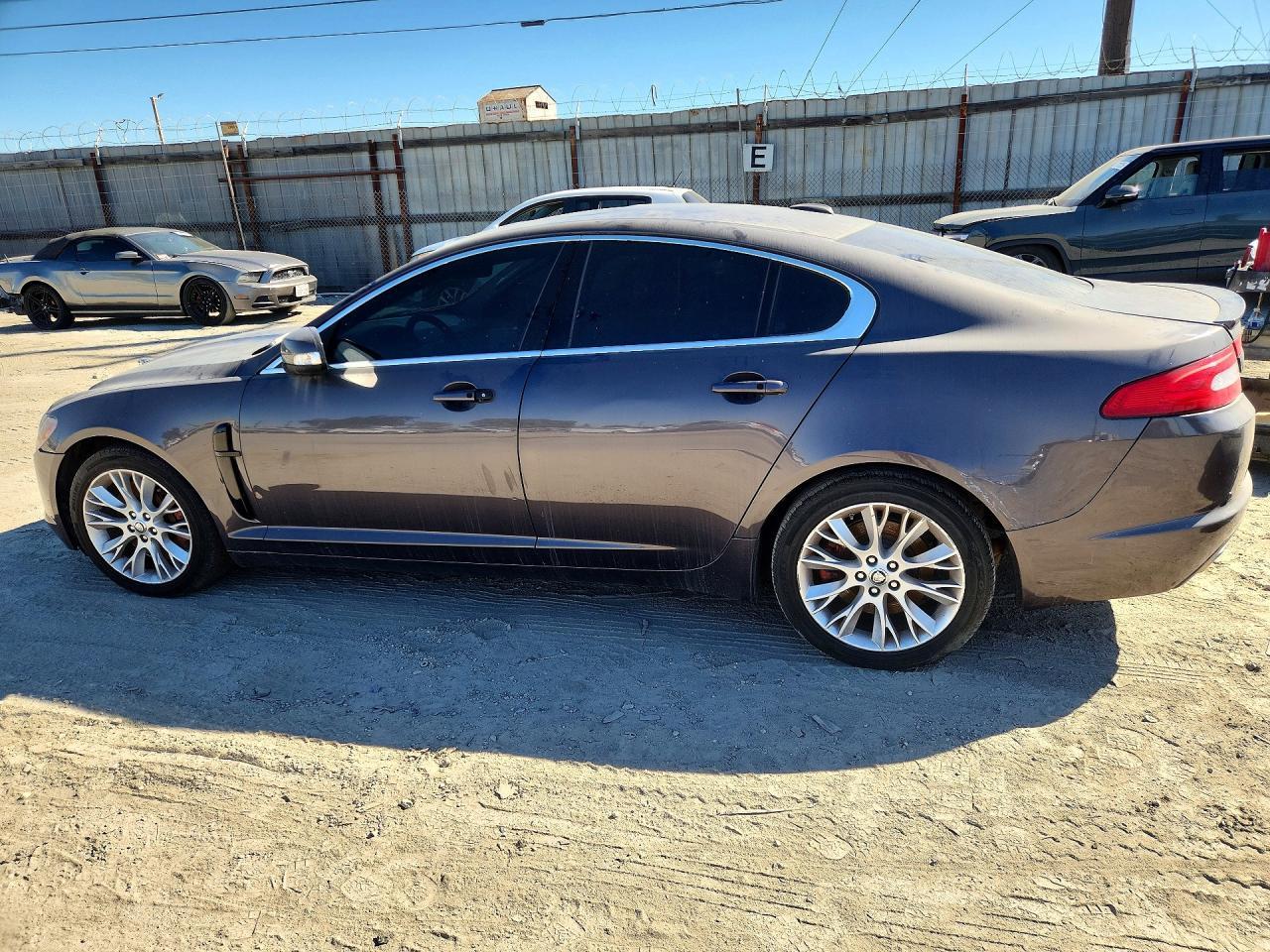2009 Jaguar Xf Supercharged - Image 2