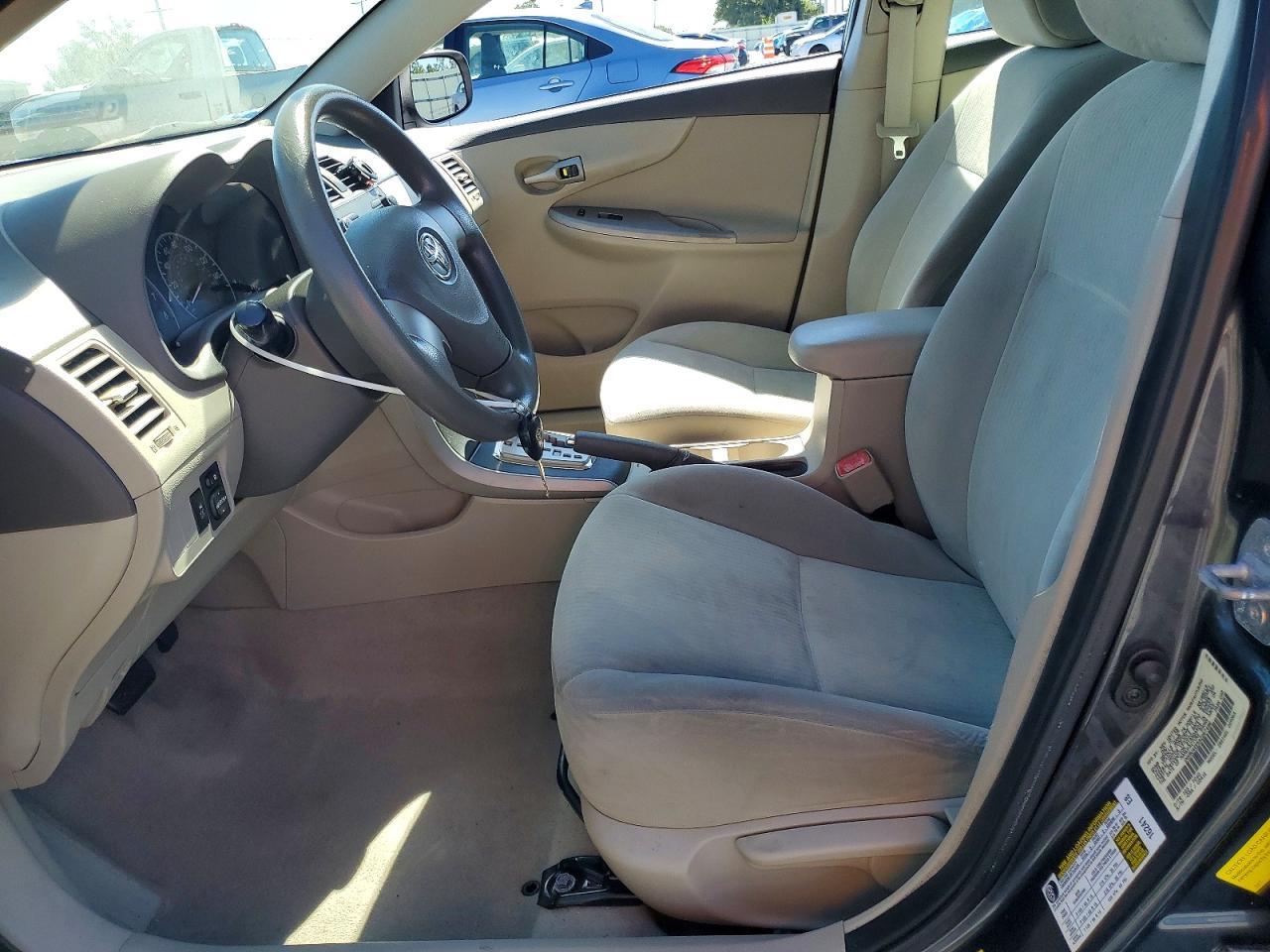 2010 Toyota Corolla Le - Фото 7