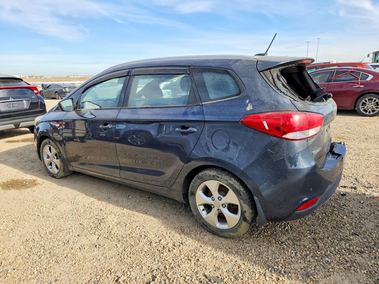 2015 Kia Rondo - Фото 2