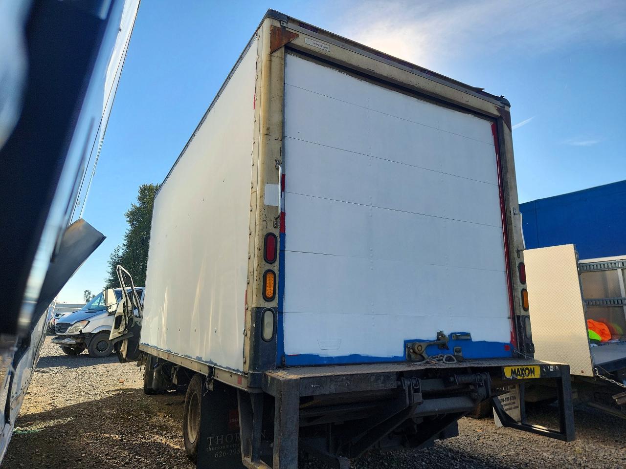 2016 Isuzu Npr Hd Box Truck - Фото 2