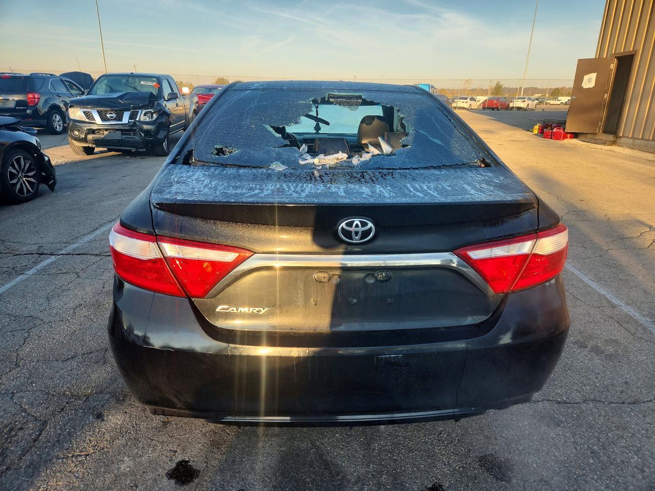 2017 Toyota Camry Se - Фото 6