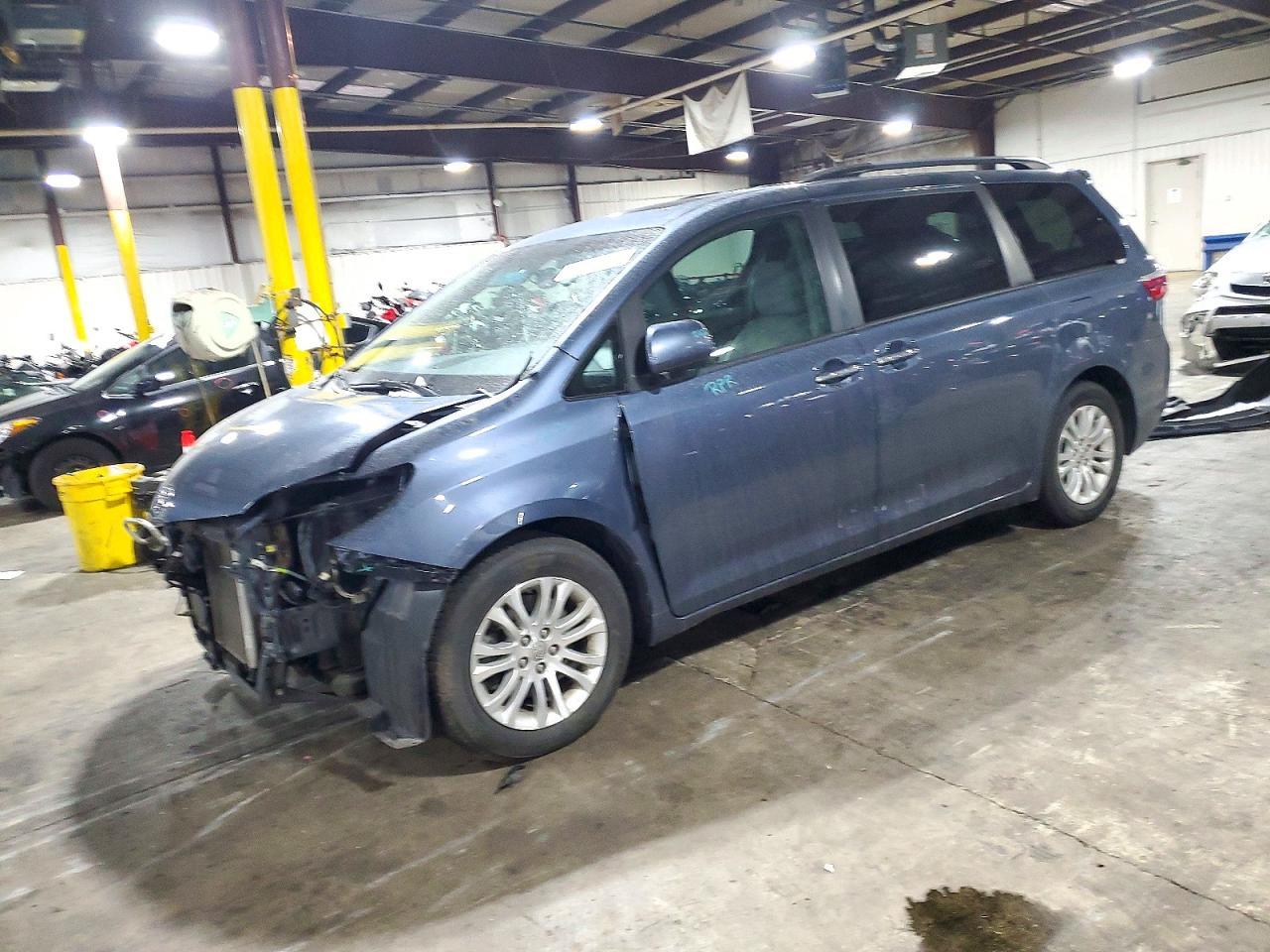 2017 Toyota Sienna Xle 8-Passenger