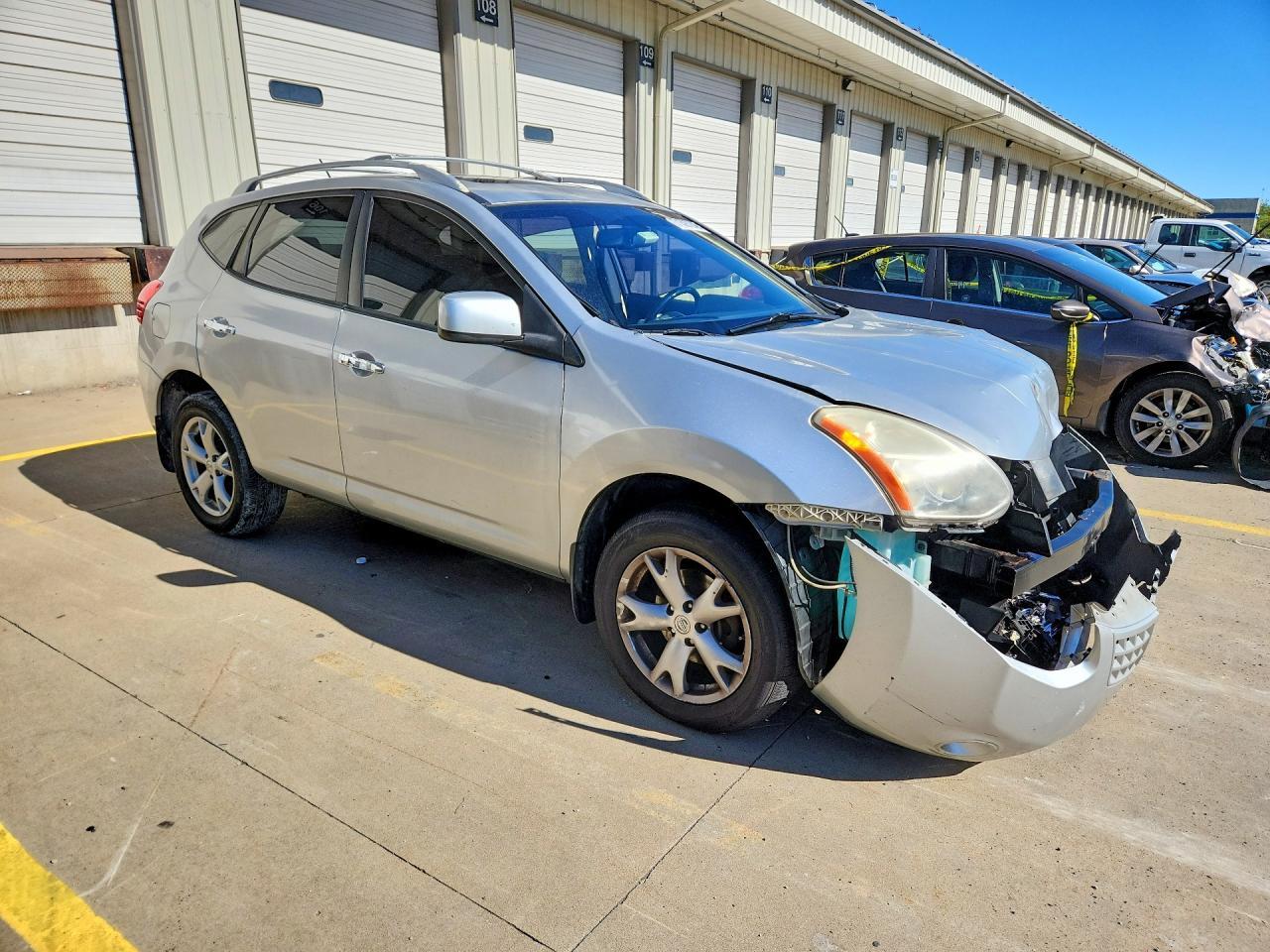 2010 Nissan Rogue S - Image 4