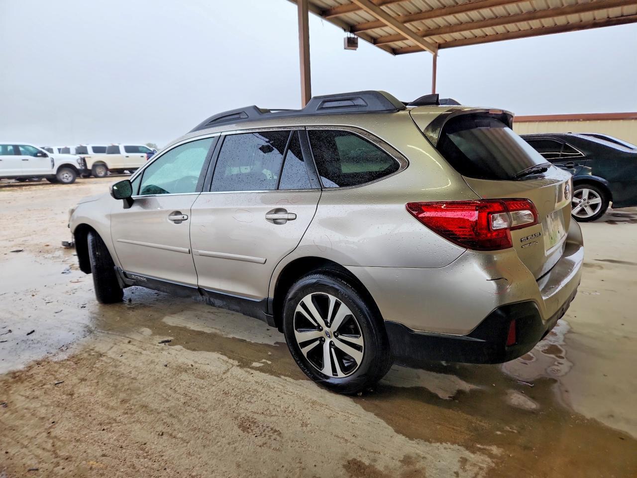 2018 Subaru Outback 2.5I Limited - Image 2