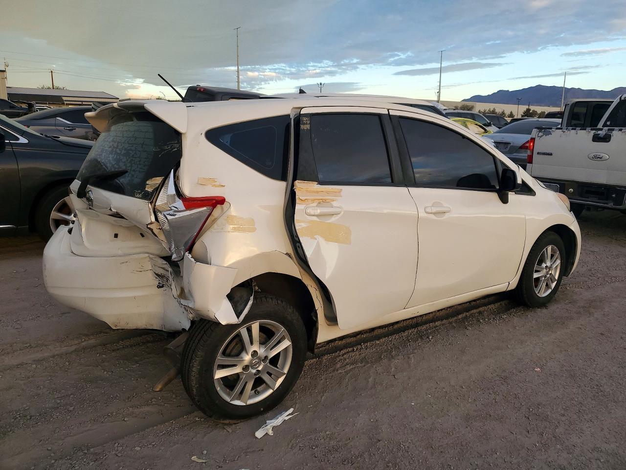 2014 Nissan Versa Note S - Image 3