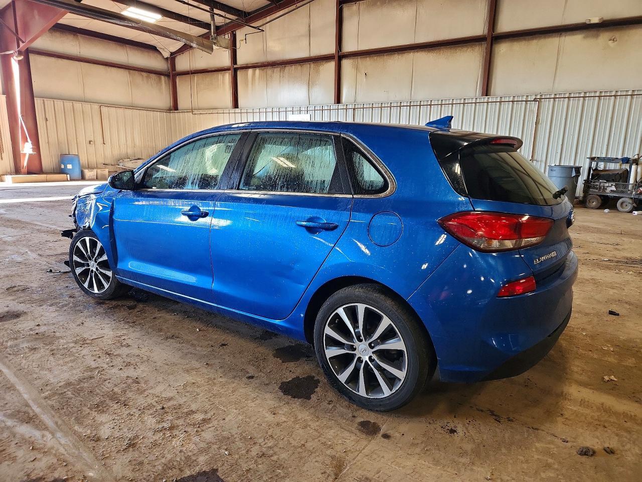 2018 Hyundai Elantra Gt Base - Image 2