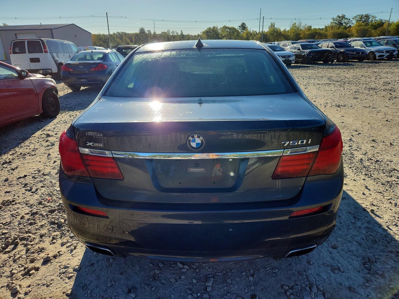 2015 BMW 750 Xi - Image 6