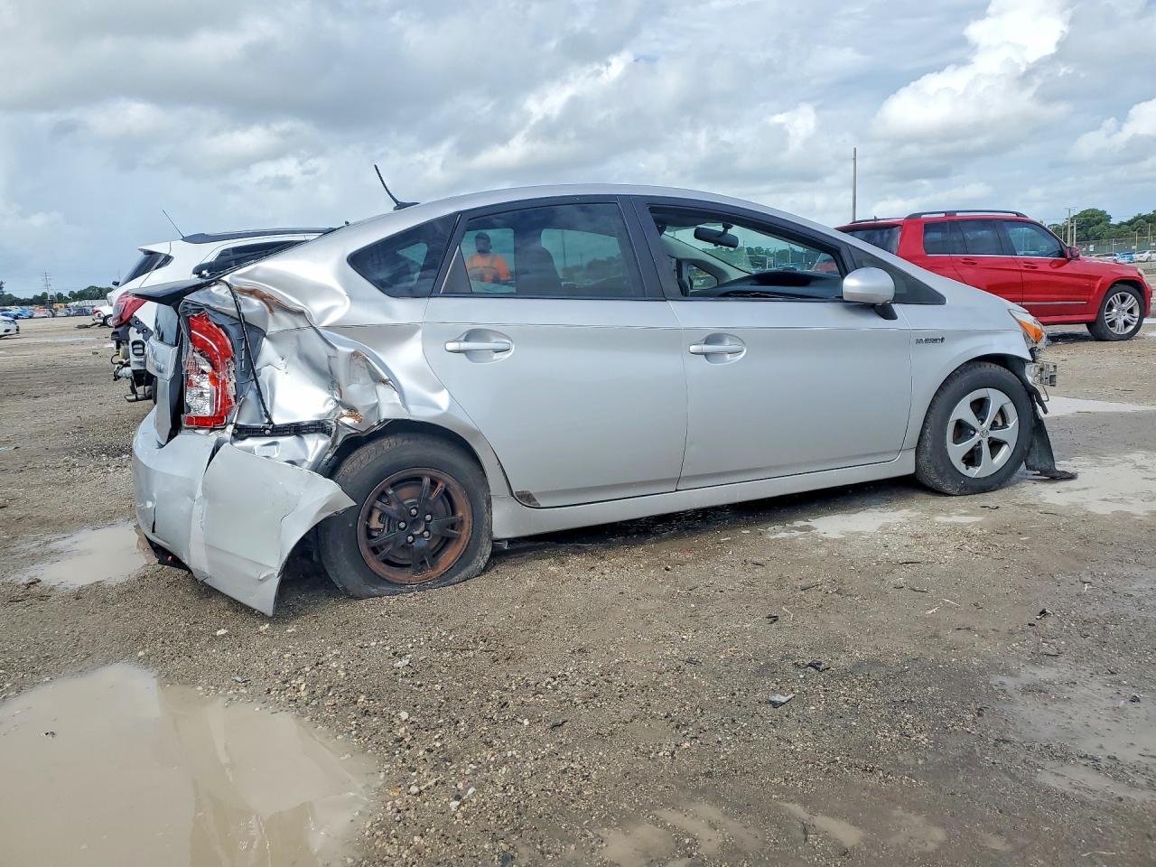 2013 Toyota Prius Three - Фото 3