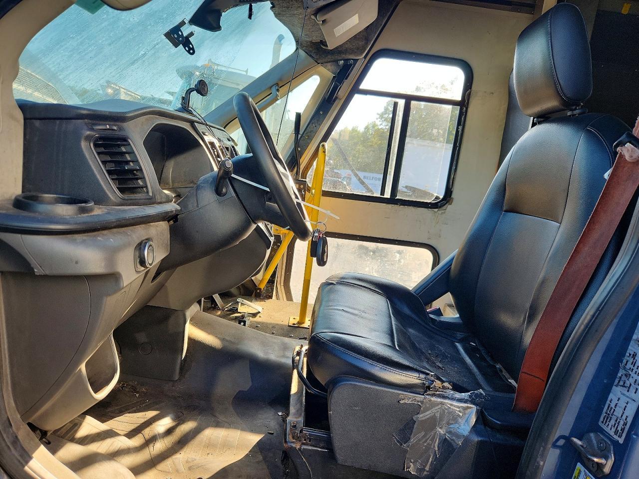 2021 Ford Transit Delivery Truck - Image 7