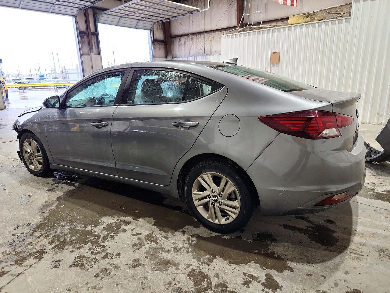 2019 Hyundai Elantra Sel - Image 2