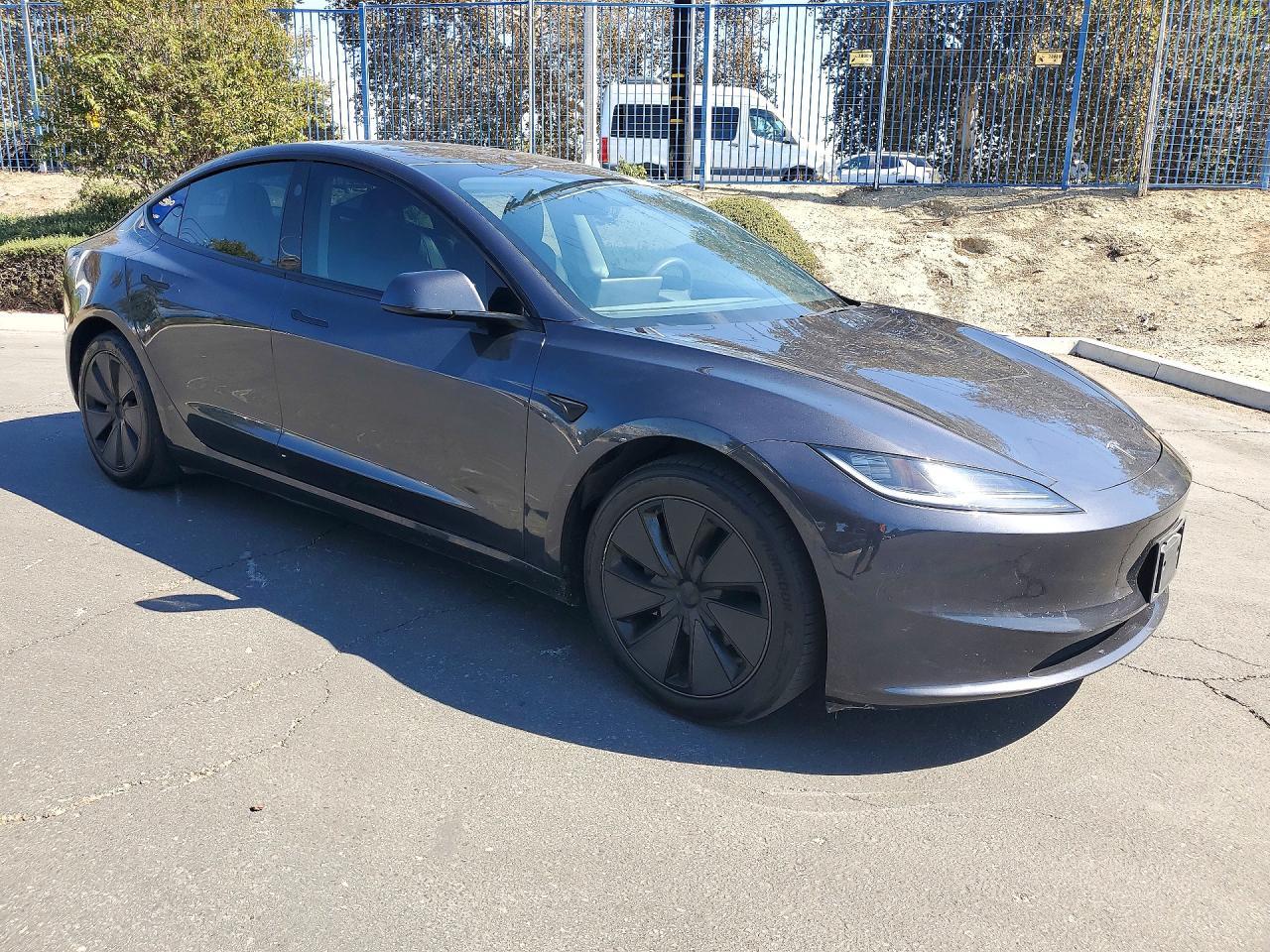2024 Tesla Model 3 - Фото 4