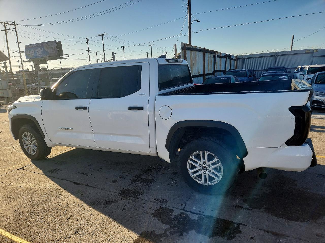 2024 Toyota Tundra Sr5 - Фото 2
