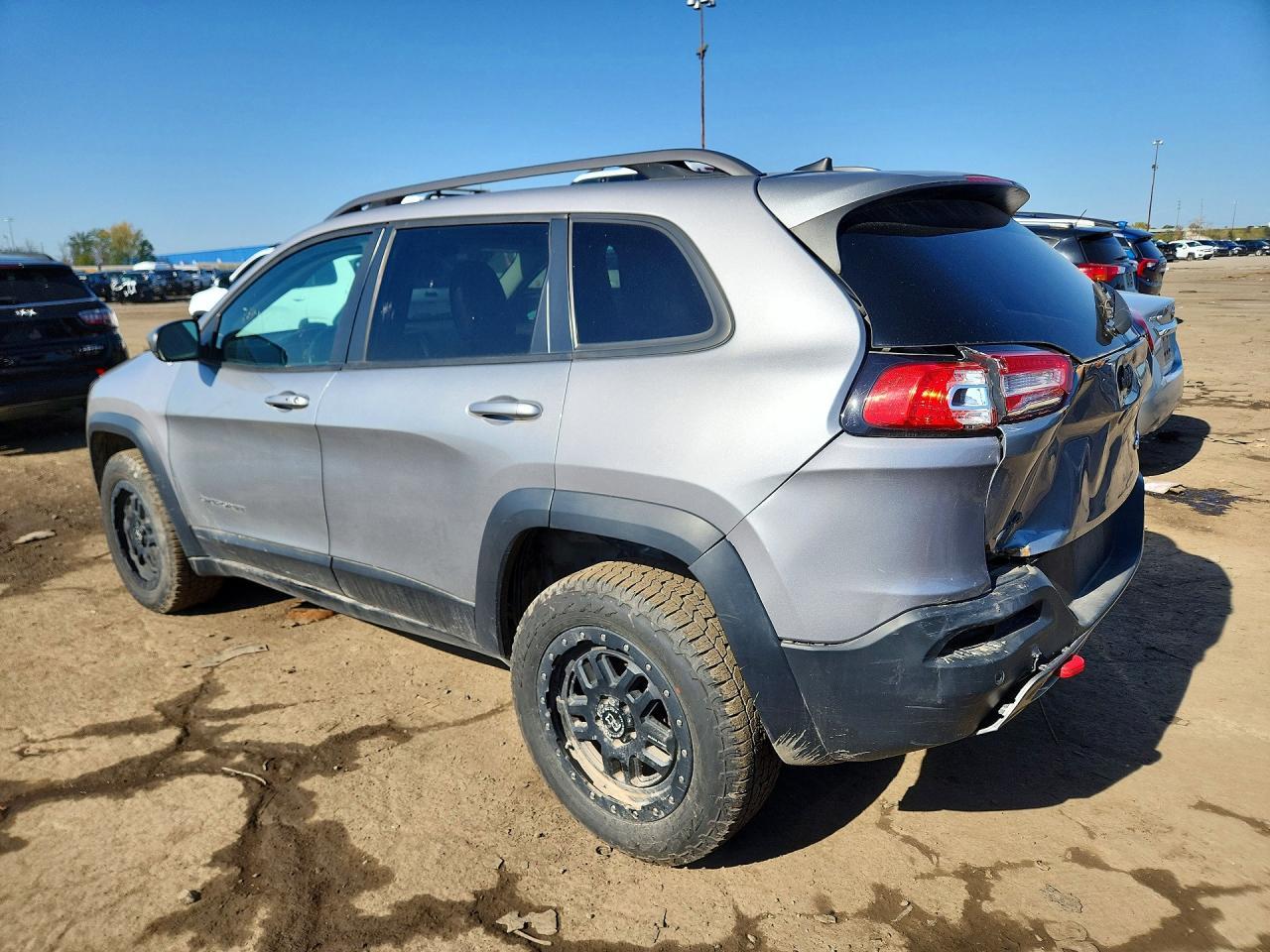 2018 Jeep Cherokee - Фото 2