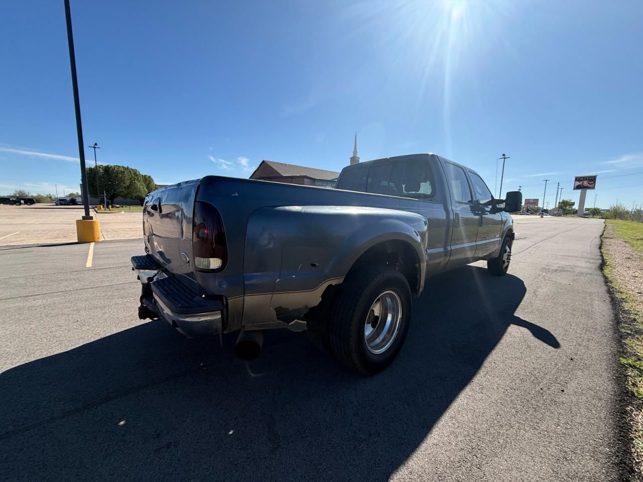 2006 Ford F350 Super Duty - Image 4