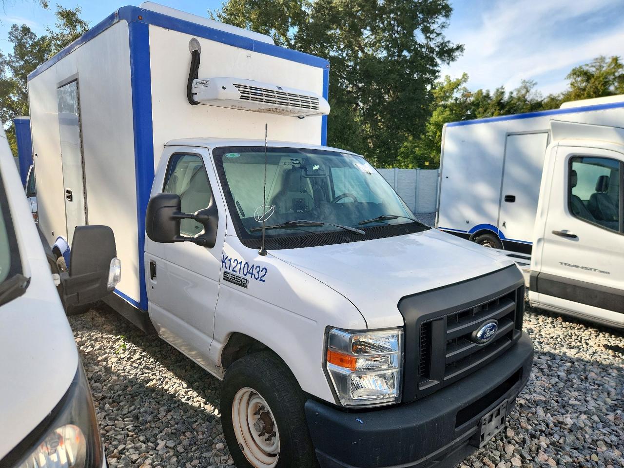 2023 Ford E350 - Refrigerated Box Truck - Фото 4