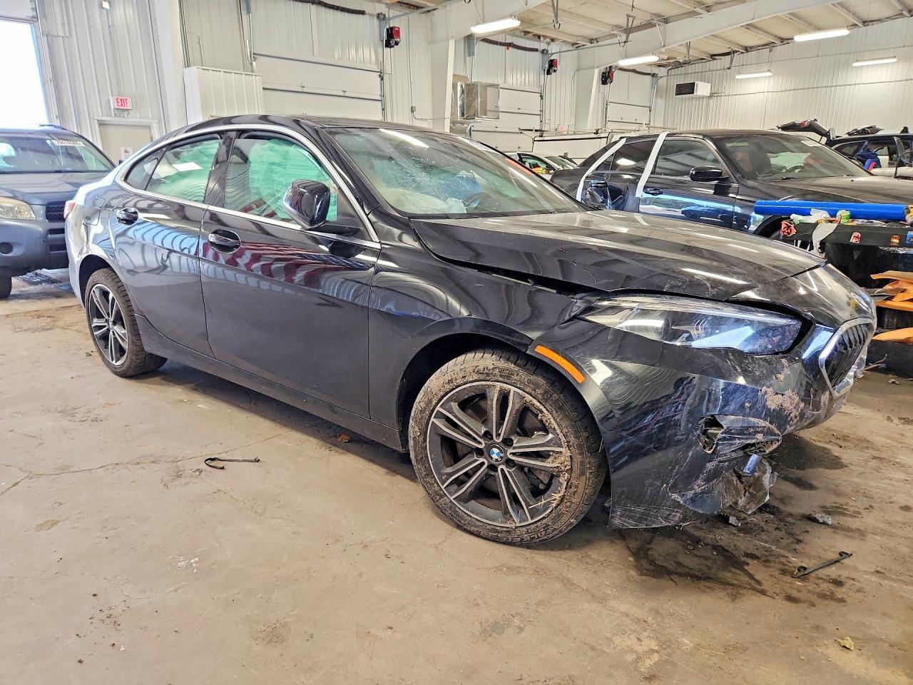 2023 BMW 228Xi - Фото 4