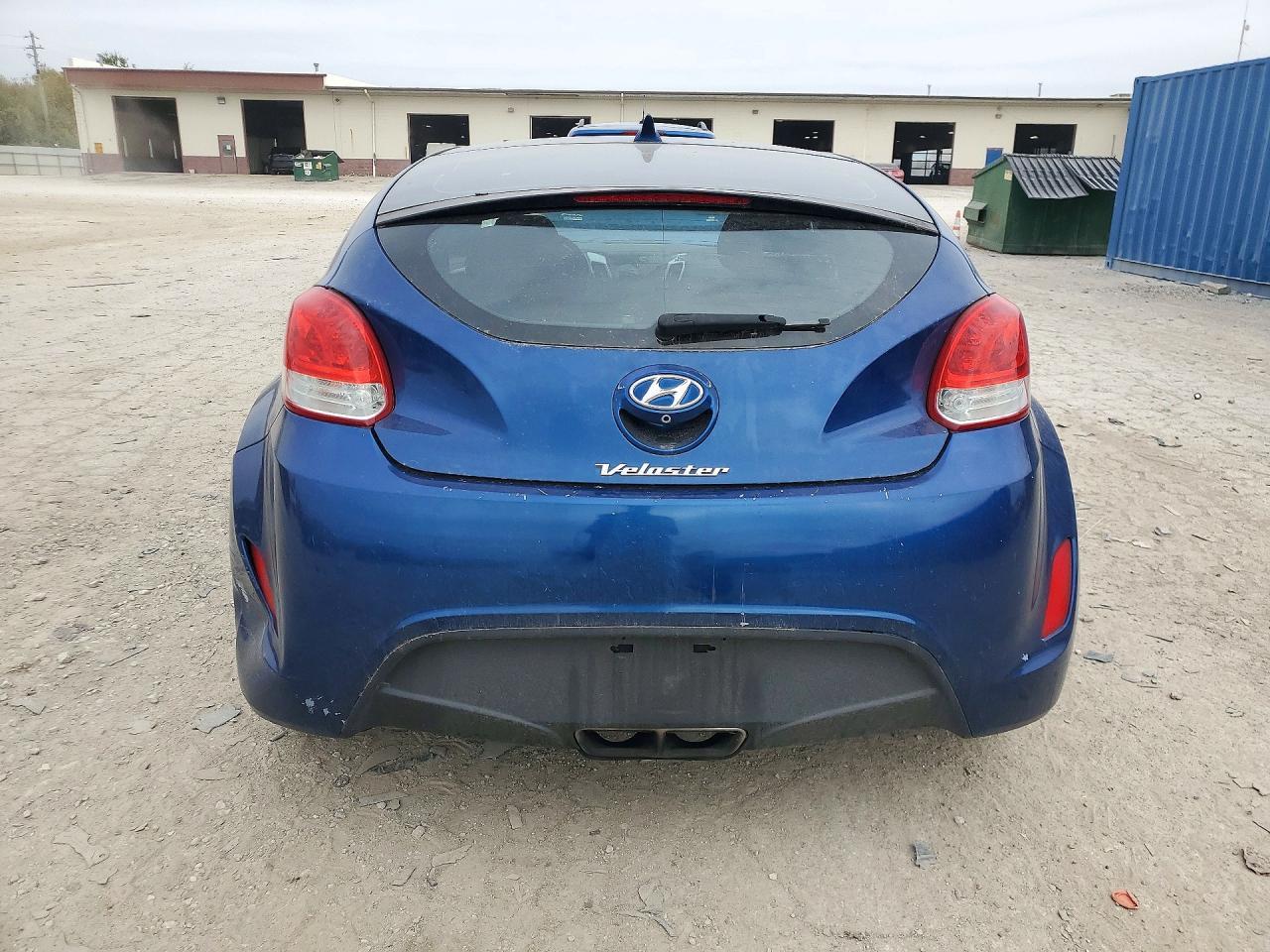 2016 Hyundai Veloster Base - Фото 6