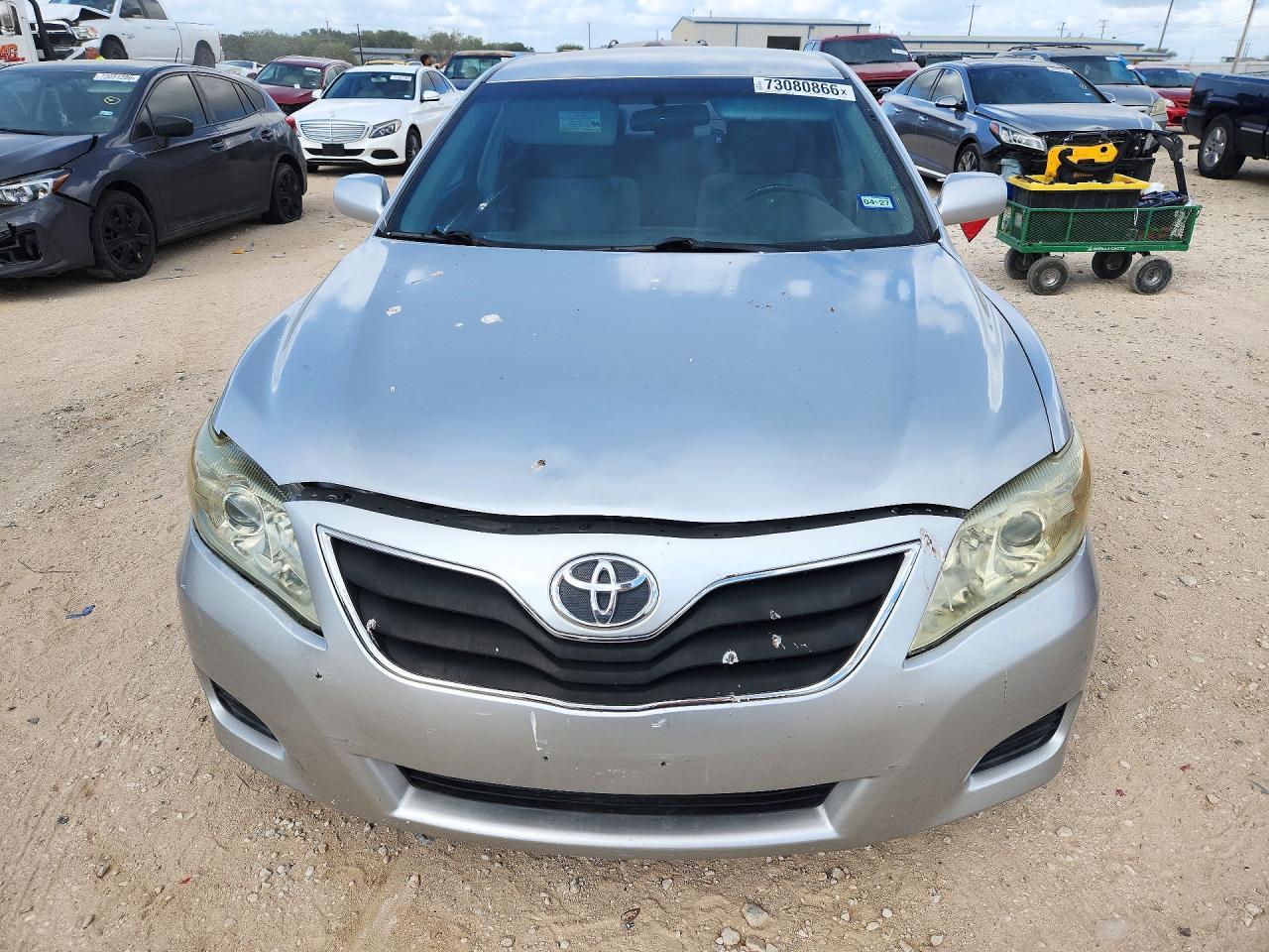 2011 Toyota Camry Le - Фото 5