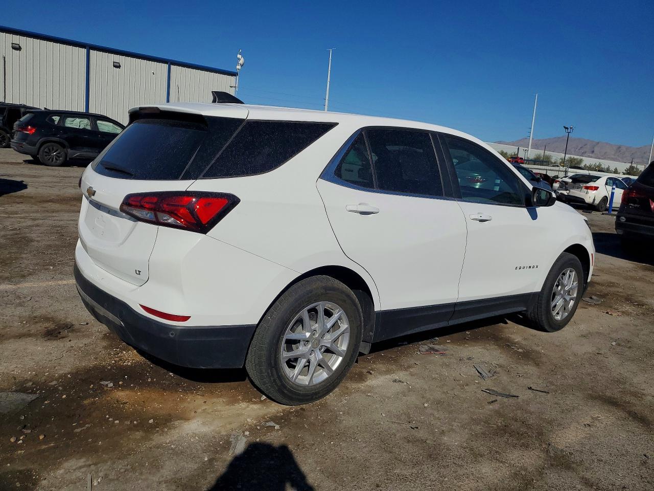 2023 Chevrolet Equinox Lt - Image 3