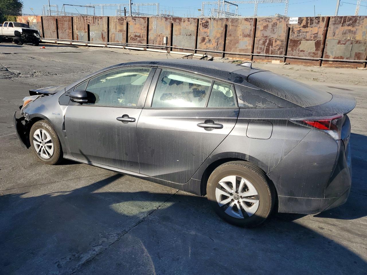 2016 Toyota Prius Two Eco - Фото 2