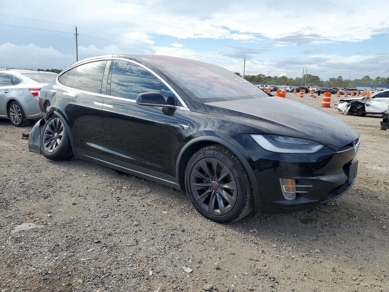 2018 Tesla Model X - Фото 4