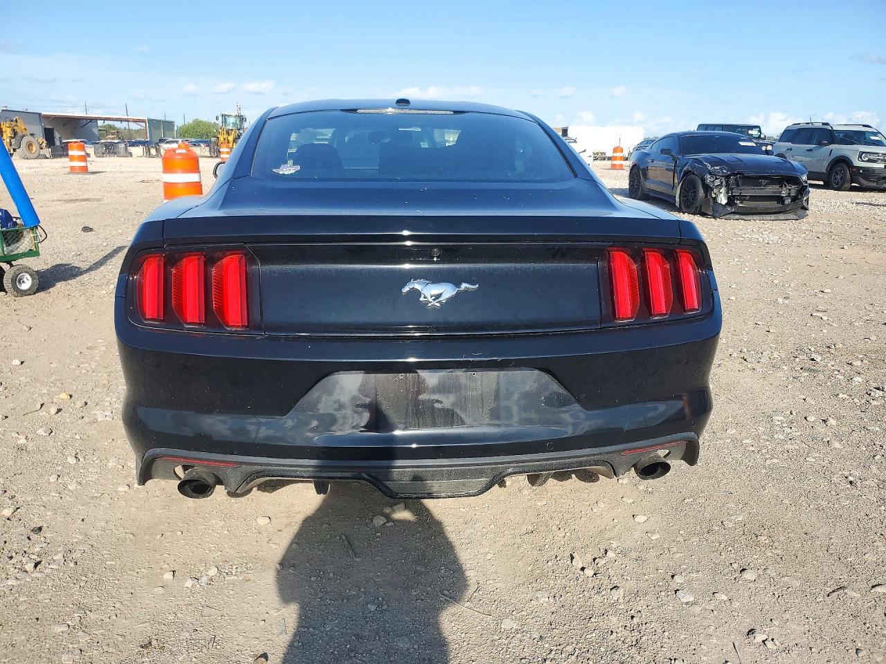 2017 Ford Mustang - Фото 6