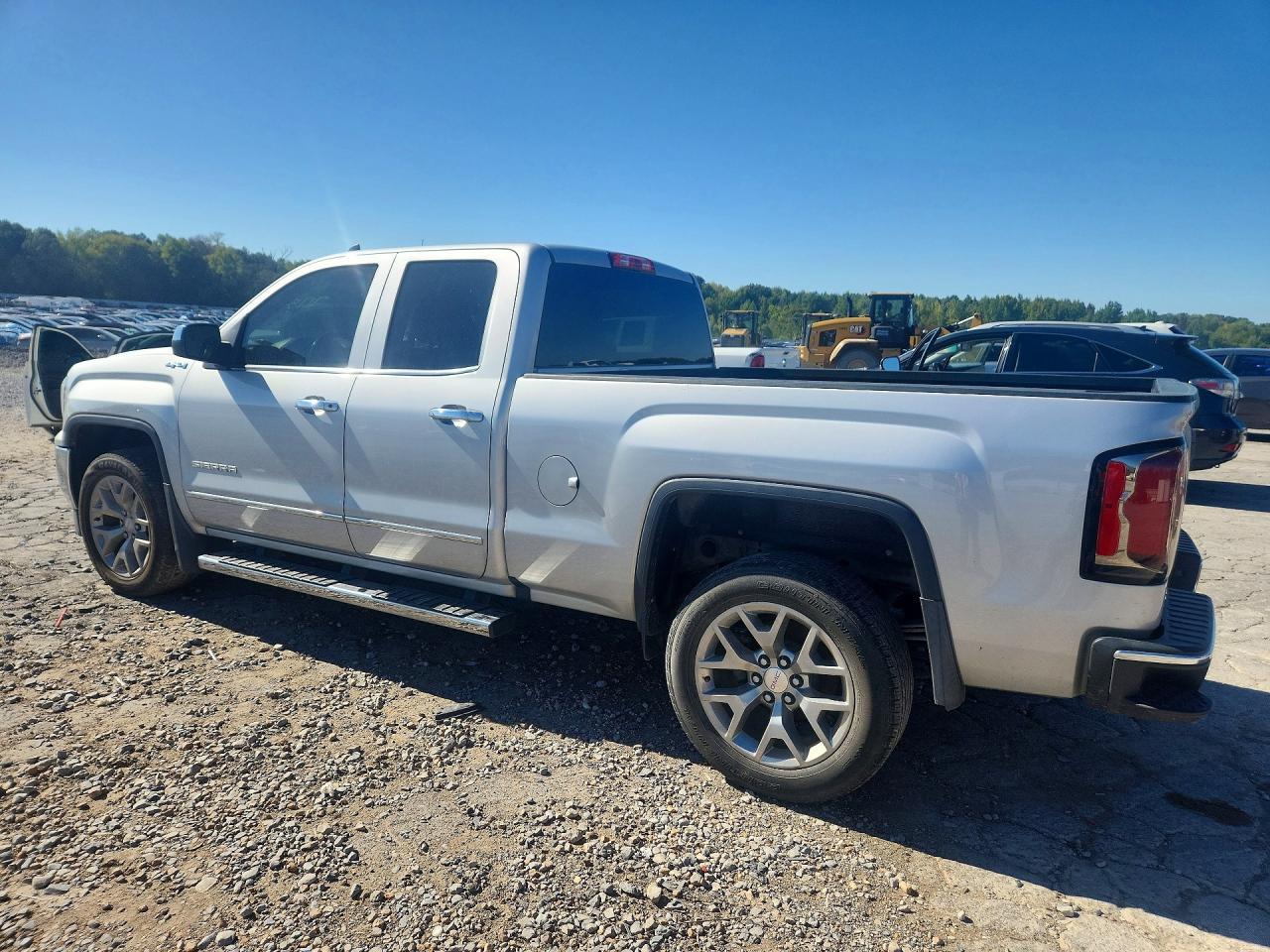 2018 GMC Sierra K1500 Slt - Image 2